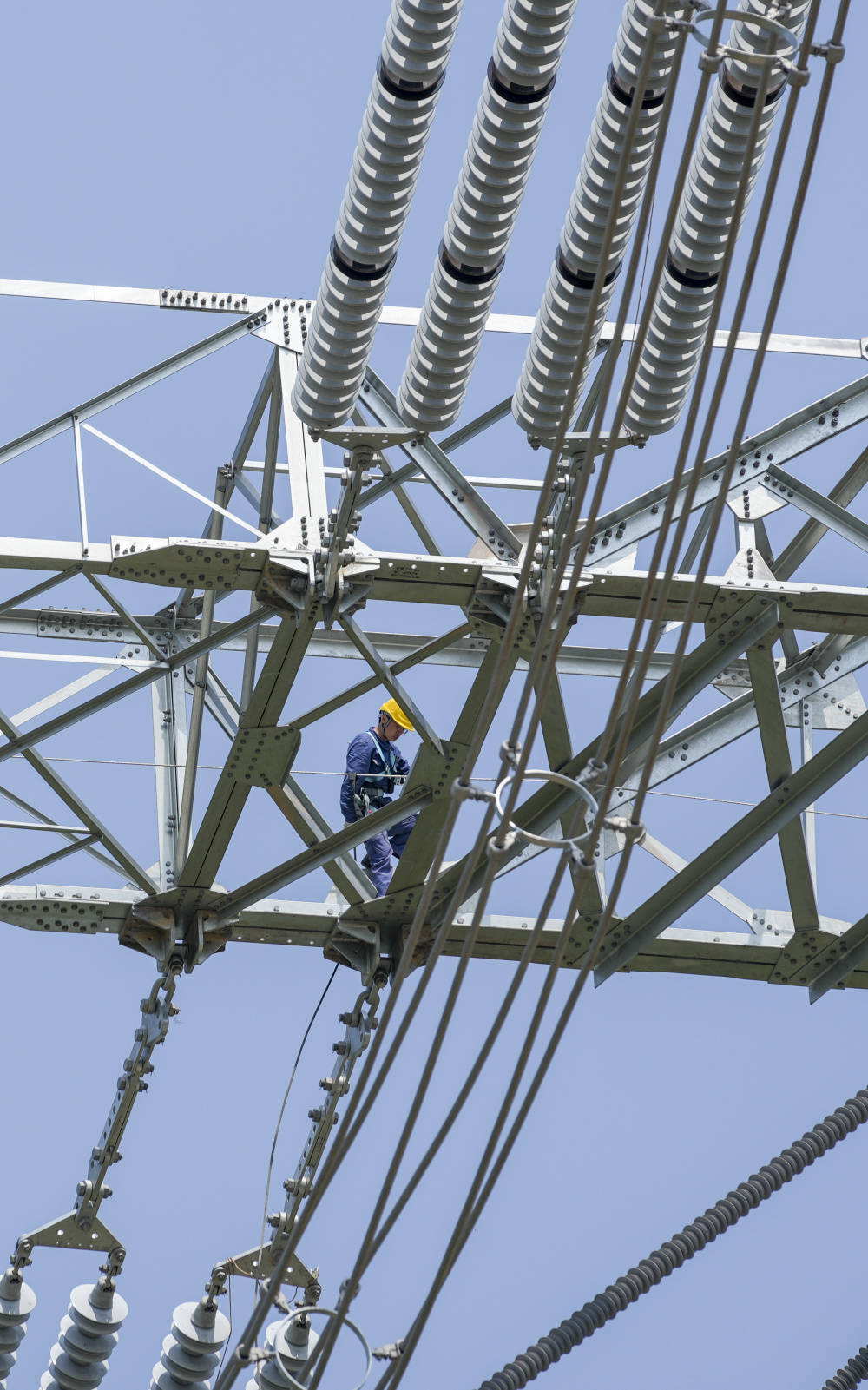千里銀線穿山越水 ‘疆電入渝’特高壓直流輸電工程重慶段走線驗收圓滿完成